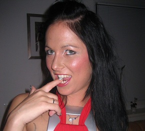 Un plan cul avec une jolie brune!