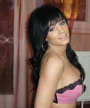 Annonce hard brunette